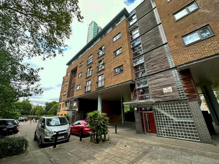 2 Bedroom Flat To Rent In Longshore, London, SE8