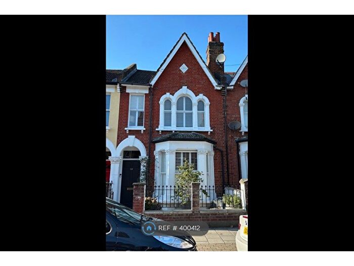 2 Bedroom Maisonette To Rent In Summerley Street, London, SW18