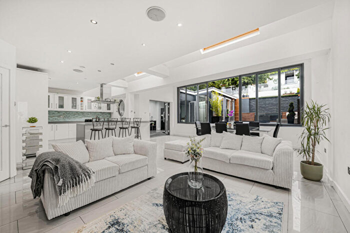 5 Bedroom Detached House For Sale In Hartfield Crescent, West Wickham, BR4