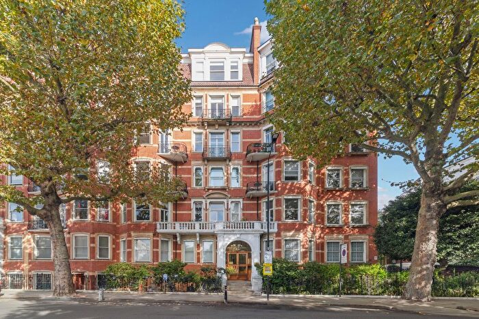 3 Bedroom Flat To Rent In Sutherland House, Marloes Road, Kensington, London, United Kingdom, W8
