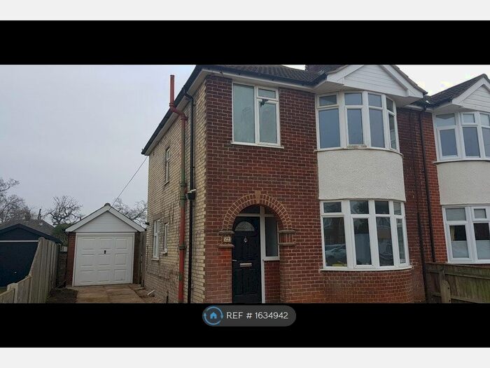 3 Bedroom Semi-Detached House To Rent In Severn Road, Ipswich, IP3