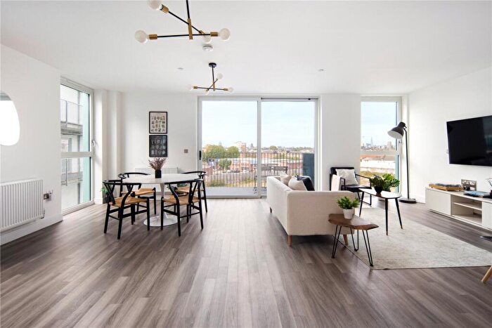 2 Bedroom Flat To Rent In Outfall Building, Bundocks Walk, London, E3