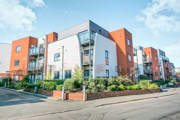 1 Bedroom Apartment To Rent In Walnut Tree Close, Guildford, GU1