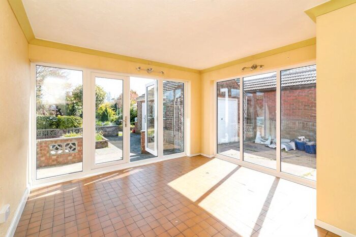 4 Bedroom Detached House For Sale In Gunton St. Peters Avenue, Lowestoft, NR32