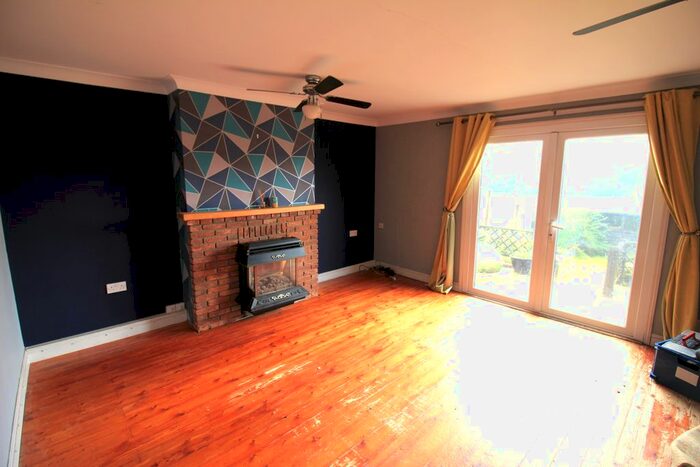 3 Bedroom Terraced House To Rent In Vale Green, Norwich, NR3