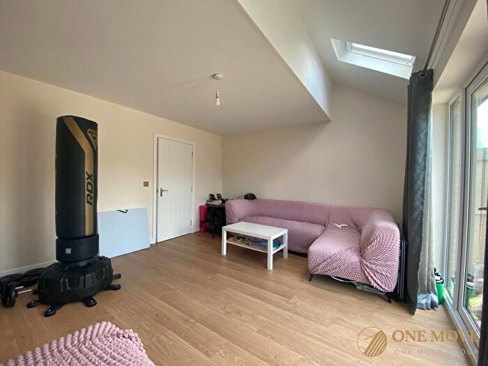 3 Bedroom Semi-Detached House For Sale In Lance Corporal Andrew Breeze Way, Denton, M34
