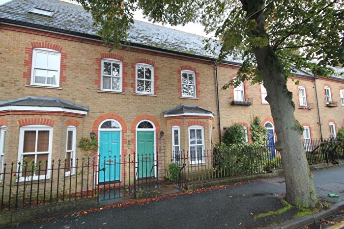3 Bedroom Terraced House To Rent In Roper Road (Student Accommodation -), CT2