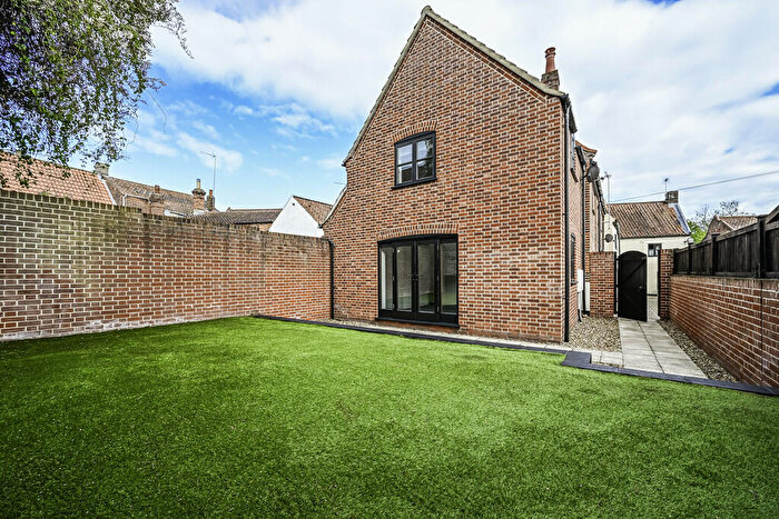 2 Bedroom Mews To Rent In Crawleys Cottages, NR34