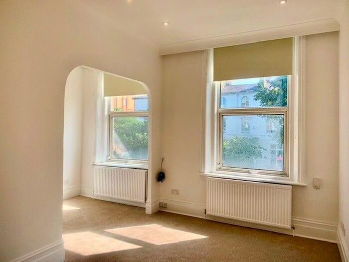 1 Bedroom Flat To Rent In Barker Street, London, SW10