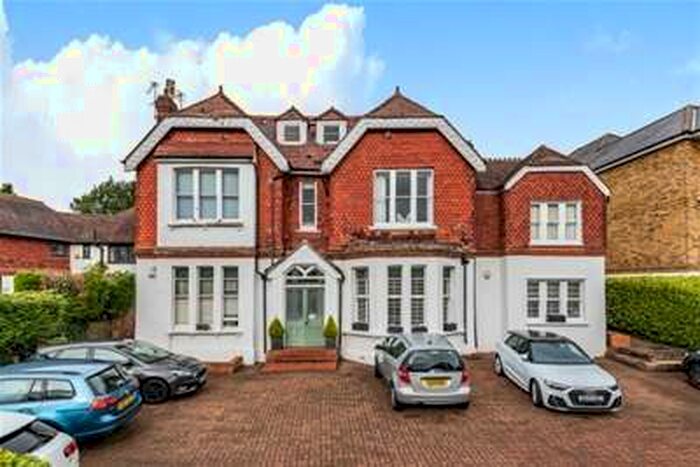 2 Bedroom Flat To Rent In Park Hill Road, Bromley, BR2