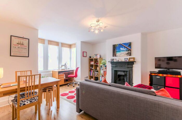 1 Bedroom Flat To Rent In Victoria Road, Queen's Park, London, NW6
