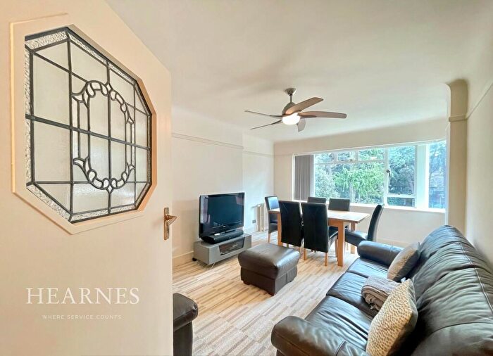 2 Bedroom Apartment For Sale In Gervis Road, East Cliff, Bournemouth, BH1
