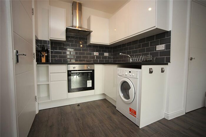 1 Bedroom Flat To Rent In High Street, Cheltenham, Gloucestershire, GL50