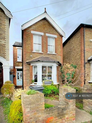 3 Bedroom Detached House To Rent In Rowlls Road, Kingston Upon Thames, KT1