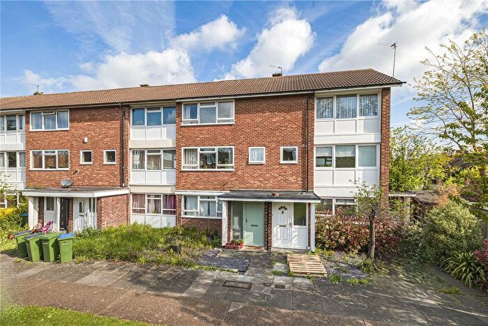 2 Bedroom Maisonette To Rent In Courtlands Avenue, Lee, Lewisham, London, SE12