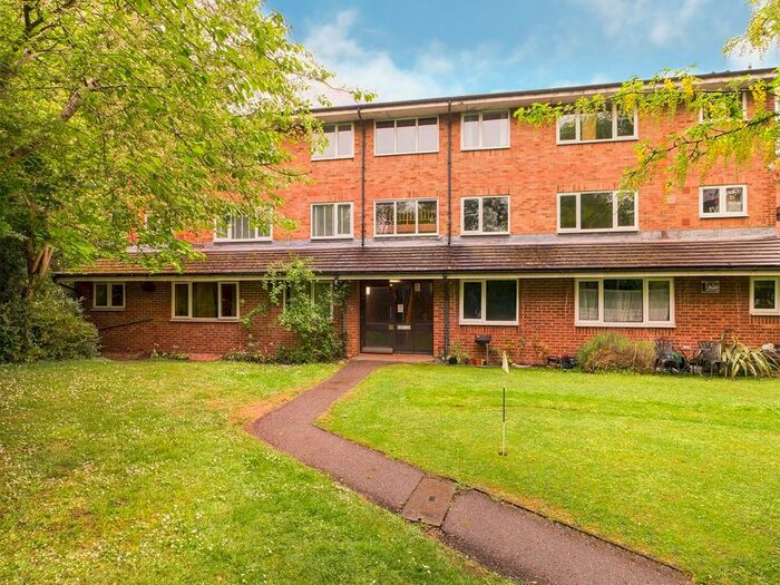 1 Bedroom Flat To Rent In Russett Wood, Welwyn Garden City, AL7