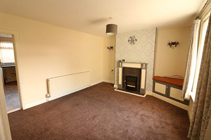 3 Bedroom Semi-Detached House To Rent In Avenue Road, DN6