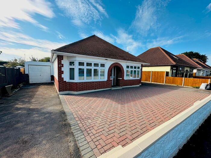 3 Bedroom Bungalow To Rent In Cedar Avenue, Christchurch, BH23