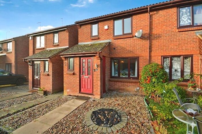 3 Bedroom End Of Terrace House For Sale In Duncan Close, Welwyn Garden City, AL7