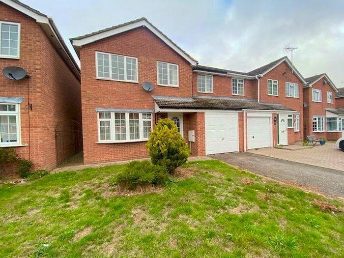 4 Bedroom House To Rent In Hare Close, Buckingham, MK18