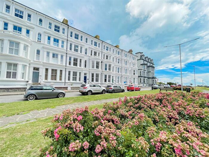 2 Bedroom Flat To Rent In Howard Square, Eastbourne, BN21
