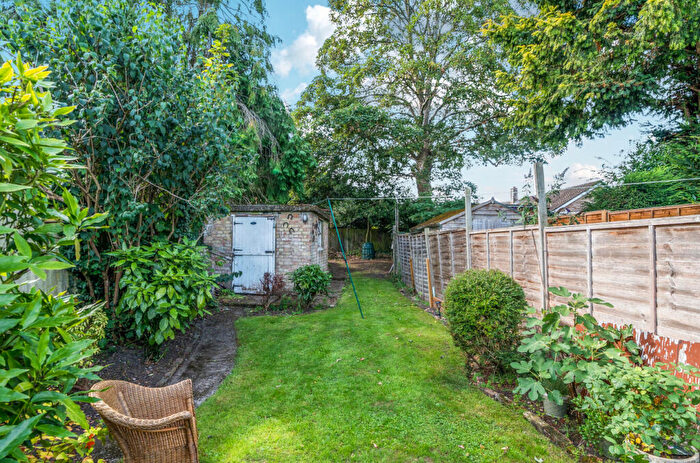 3 Bedroom End Of Terrace House For Sale In Croydon Road, Keston, Kent, BR2
