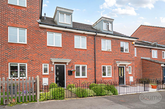 4 Bedroom Terraced House For Sale In Fawn Drive, Aldershot, Hampshire, GU12