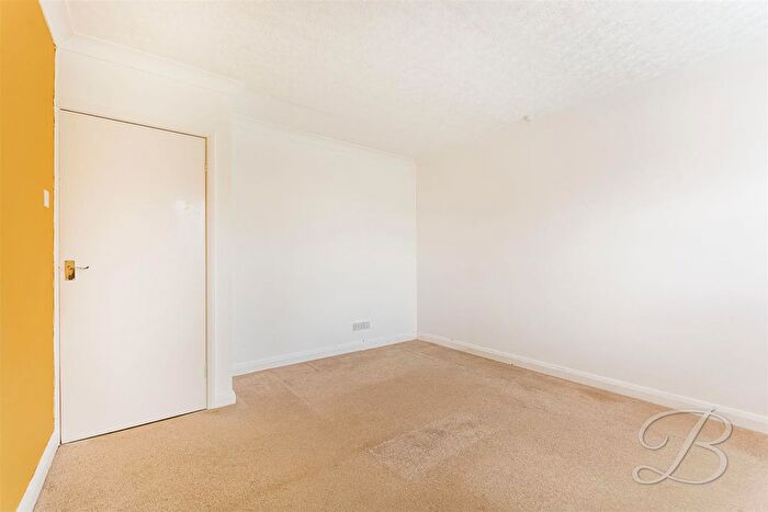2 Bedroom Detached Bungalow To Rent In Sherwood Avenue, Edwinstowe, Mansfield, NG21
