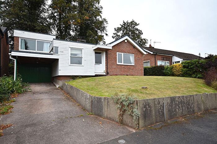 4 Bedroom Semi-Detached House For Sale In Bollinbarn Drive, Macclesfield, SK10