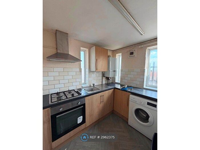 3 Bedroom Flat To Rent In High Road, Romford, RM6