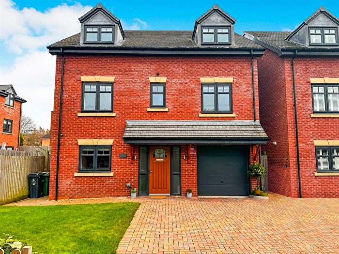 5 Bedroom Detached House To Rent In Portland Avenue, Aldridge, Walsall, WS9
