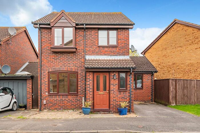 4 Bedroom Detached House To Rent In Thorne Way, Aylesbury, HP20