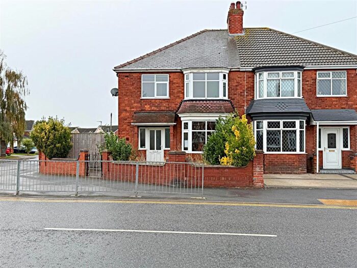 3 Bedroom Semi-Detached House For Sale In Queen Mary Avenue, Cleethorpes, DN35