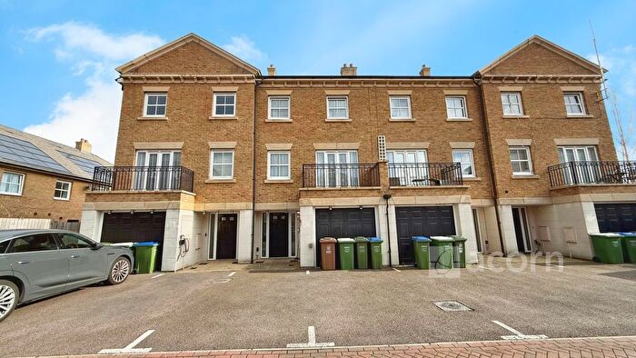 4 Bedroom Terraced House To Rent In Rainbow Road, Erith, DA8