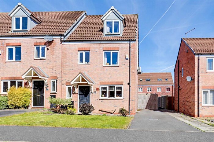 4 Bedroom Town House For Sale In Lewis Crescent, Annesley, Nottinghamshire, NG15