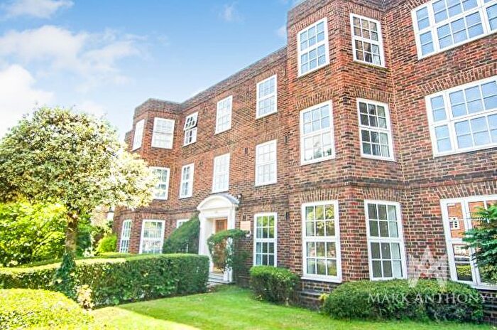 3 Bedroom Flat To Rent In Bramford Court, High Street, Southgate, N14