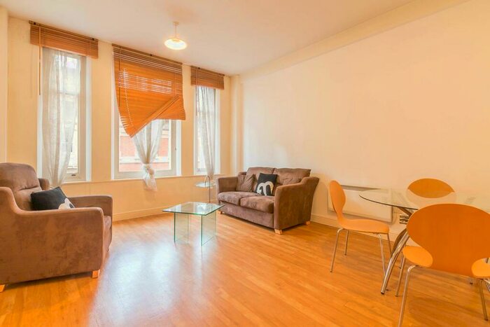 1 Bedroom Apartment To Rent In Essex House, - Temple Street, B2
