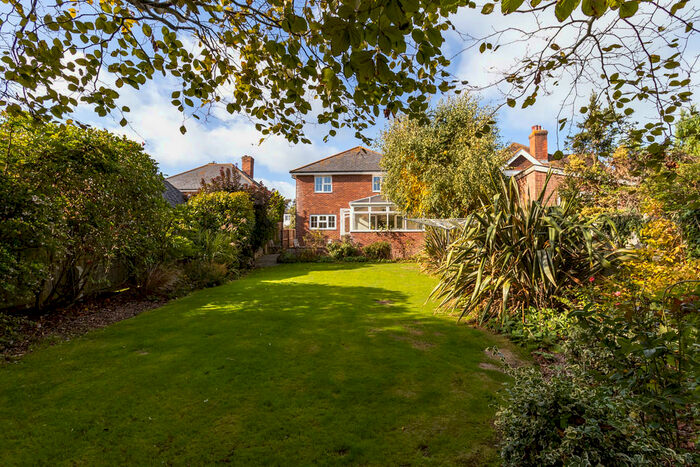 4 Bedroom Detached House To Rent In Victoria Road, Freshwater, PO40