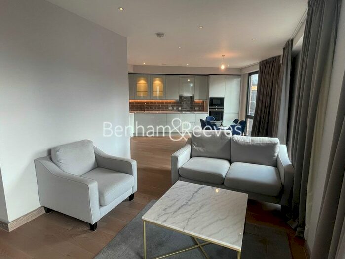 2 Bedroom Flat To Rent In Drapers Yard, Imperial Wharf, SW18