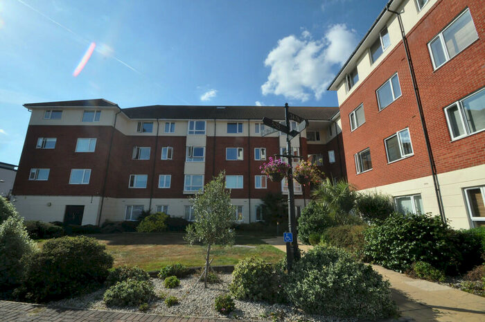 2 Bedroom Flat To Rent In Wilkinson Drop, Hadleigh, Essex, SS7