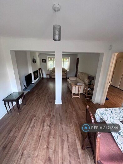 3 Bedroom Detached House To Rent In Ibstone Avenue, Milton Keynes, MK13