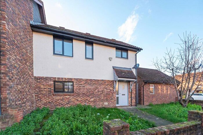 4 Bedroom Flat For Sale In Kerfield Place, Camberwell, London, SE5