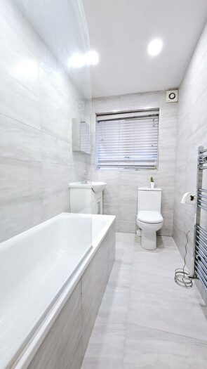2 Bedroom Flat To Rent In Danes Gate, Harrow, HA1