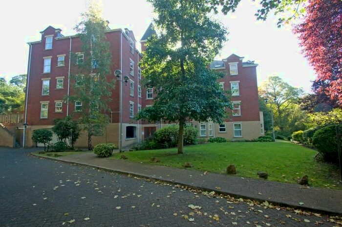 2 Bedroom Flat To Rent In Gardenhurst, Cardigan Road, Headingley, Leeds, LS6