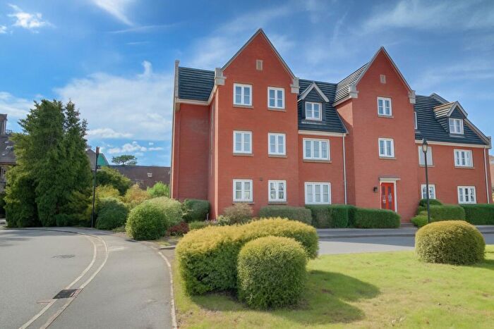 2 Bedroom Apartment For Sale In Tanbridge Park, Horsham, RH12