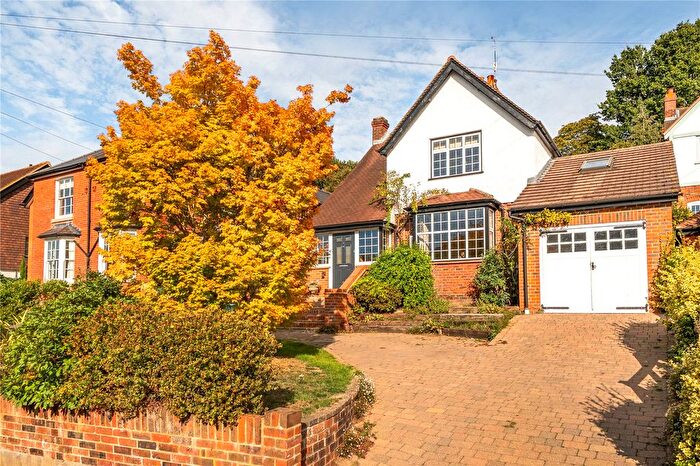 4 Bedroom Detached House For Sale In Leigh Road, Cobham, Surrey, KT11