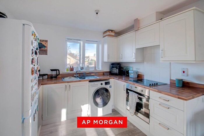 2 Bedroom Flat For Sale In Marshall Crescent, Wordsley, Stourbridge, West Midlands, DY8