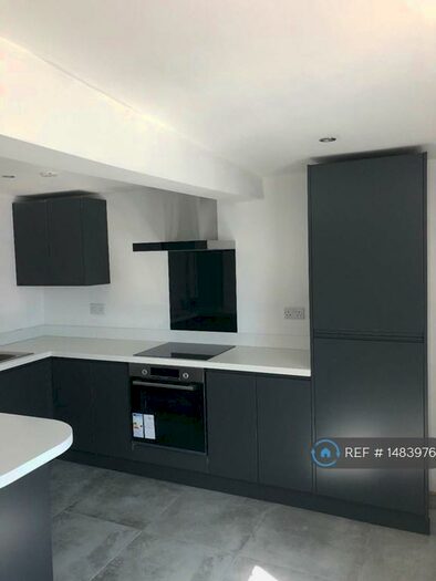 2 Bedroom Flat To Rent In Market Place, Doncaster, DN10