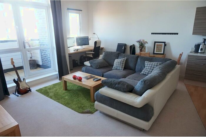 1 Bedroom Flat To Rent In College Street, Southampton, Hampshire, SO14