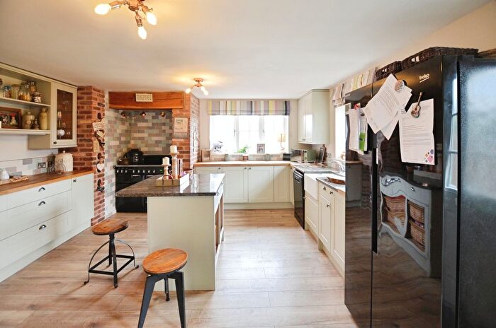 5 Bedroom Detached House For Sale In Lightwood Road, Sheffield, S21